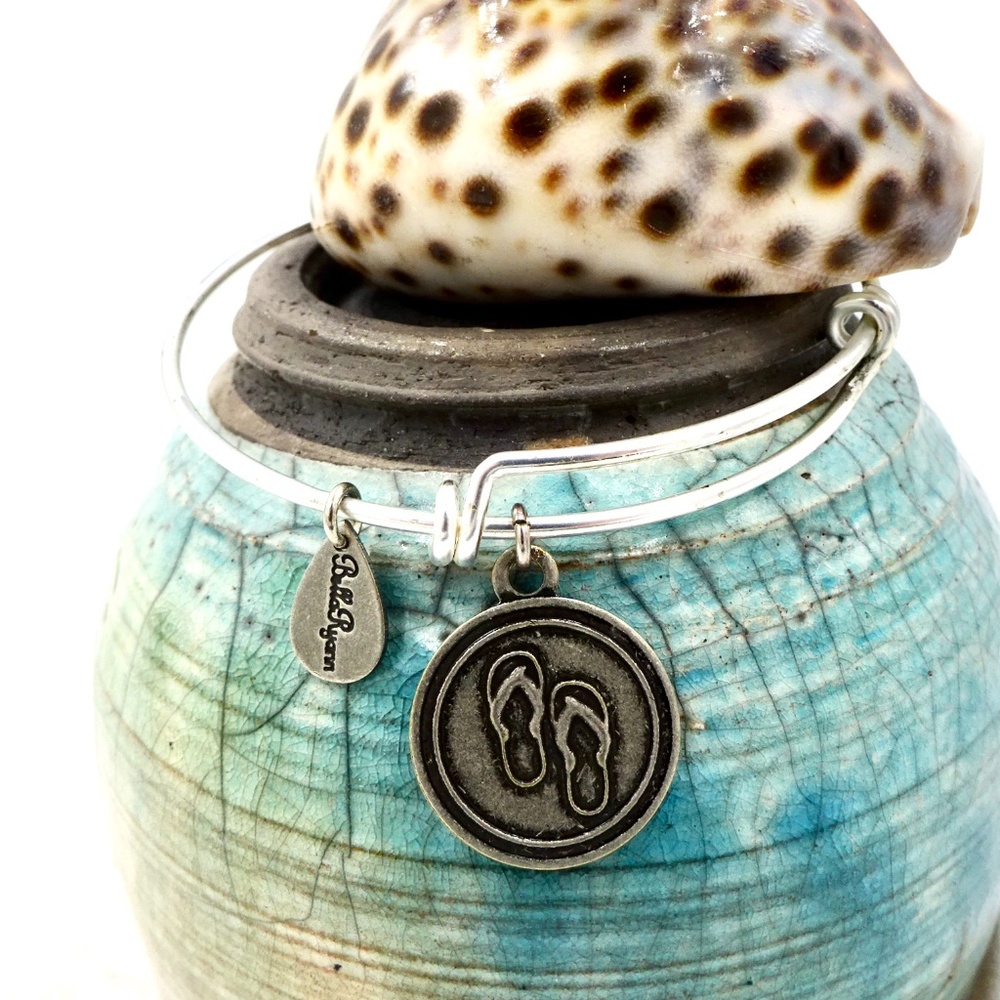 BELLA RYANN Silver Beach Flip Flops CHARM